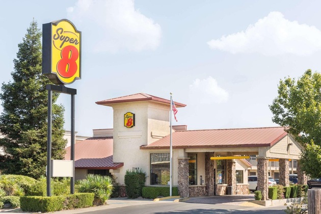 Gallery - Super 8 By Wyndham Corning