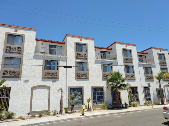 Gallery - Holiday Inn Express Hotel & Suites Hermosa Beach By Ihg