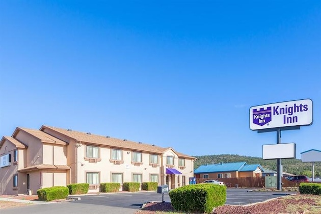Gallery - Econo Lodge Inn & Suites