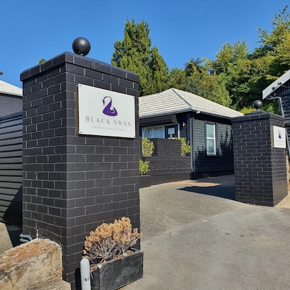 Gallery - Black Swan Lakeside Boutique Hotel