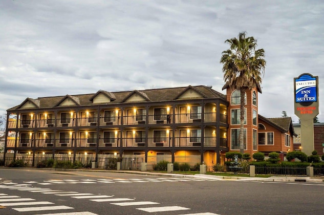 Gallery - Executive Inn And Suites