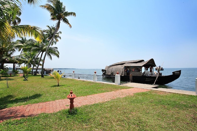 Gallery - Coco Bay Resort