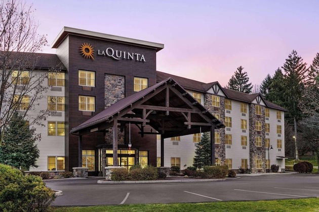 Gallery - La Quinta Inn & Suites By Wyndham Lake George