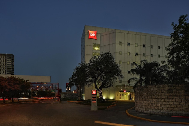 Gallery - Ibis Monterrey Valle