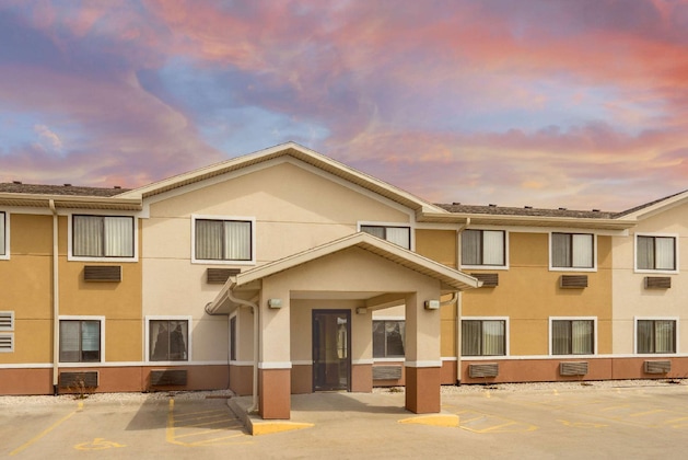 Gallery - Super 8 By Wyndham Fond Du Lac