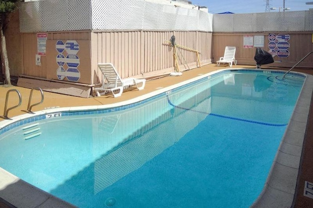 Gallery - Econo Lodge