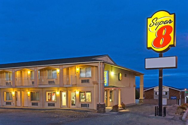 Gallery - Super 8 By Wyndham Evanston