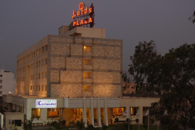Gallery - Lords Plaza