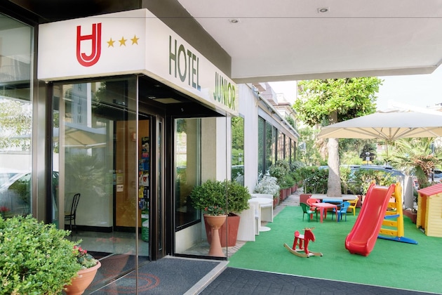 Gallery - Hotel Junior
