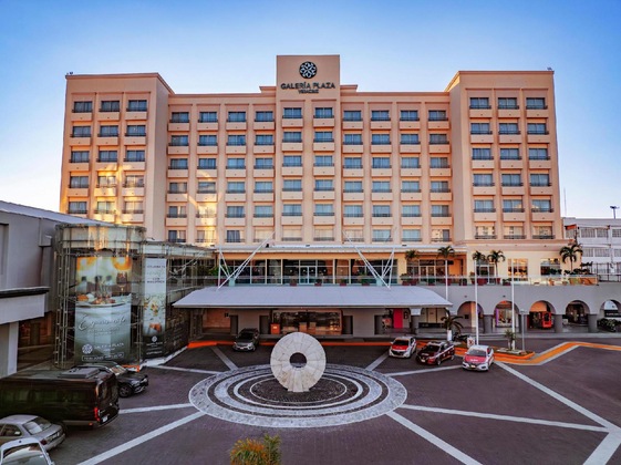 Gallery - Galería Plaza Veracruz By Brisas