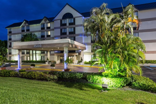 Gallery - Holiday Inn Express & Suites Ft. Lauderdale N - Exec Airport By Ihg