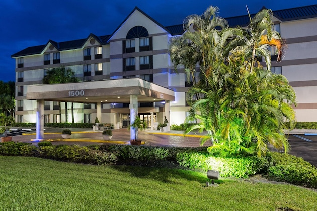 Gallery - Holiday Inn Express & Suites Ft. Lauderdale N - Exec Airport By Ihg