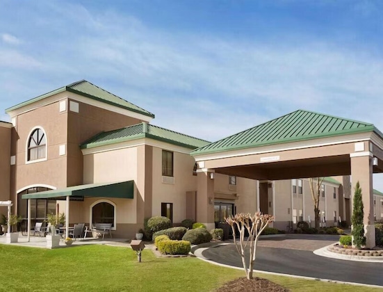 Gallery - Spark By Hilton Spring Lake Fayetteville