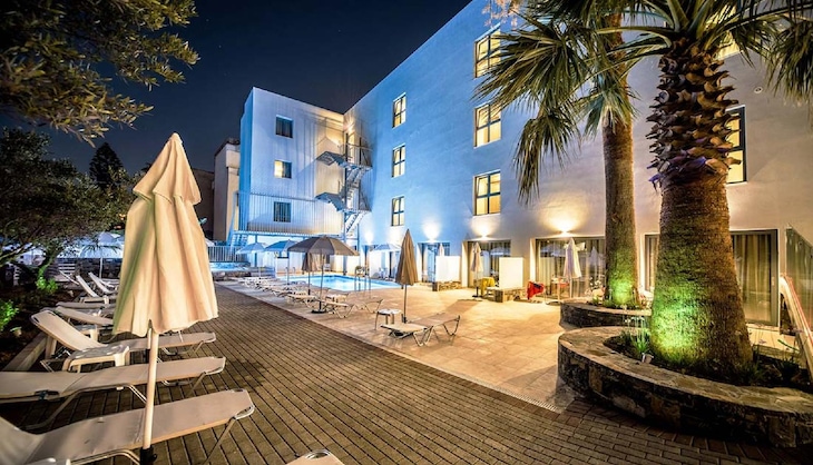 Gallery - Pollis Hotel