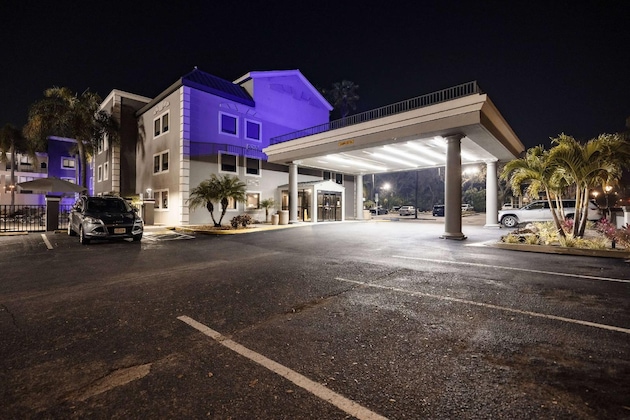 Gallery - La Quinta Inn By Wyndham Tampa Near Busch Gardens