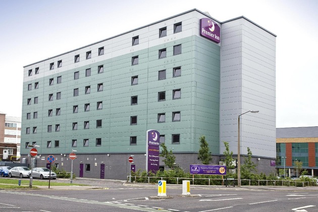 Gallery - Premier Inn London Elstree Borehamwood