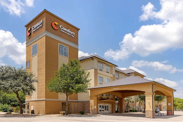 Gallery - Comfort Inn & Suites Near Six Flags & Medical Center