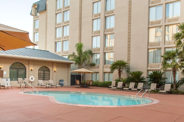 Gallery - Wyndham Garden Lafayette