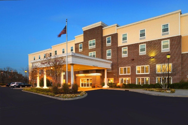 Gallery - Hampton Inn & Suites Yonkers