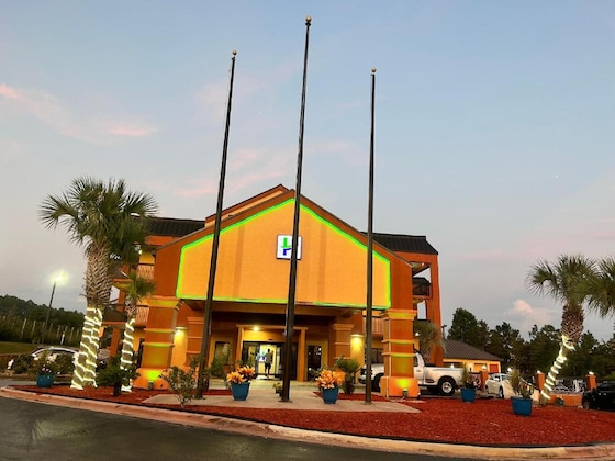 Gallery - Hampton Inn Crestview