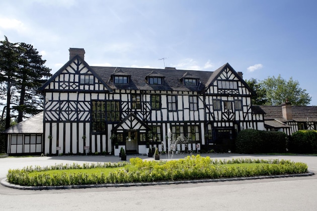 Gallery - The Manor Elstree