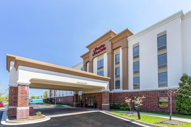 Gallery - Hampton Inn Suites Chicago Libertyville