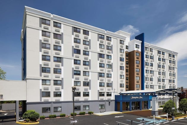 Gallery - Hampton Inn Newark Airport