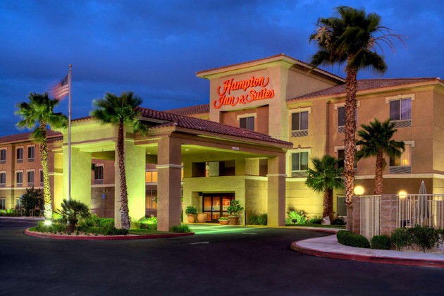 Gallery - Hampton Inn & Suites Palmdale