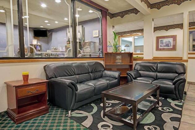 Gallery - Days Inn By Wyndham Laramie