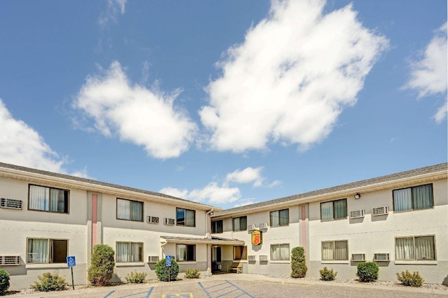 Gallery - Super 8 By Wyndham Moorhead