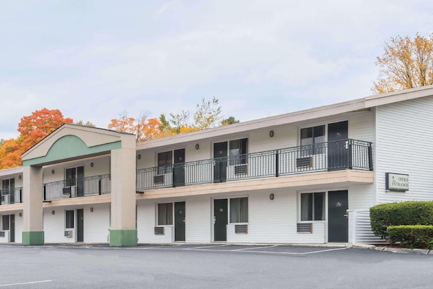 Gallery - Days Inn - Lenox Ma