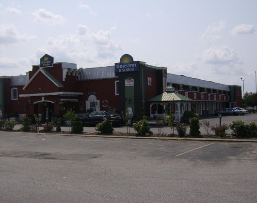 Gallery - Days Inn & Suites By Wyndham Terre Haute