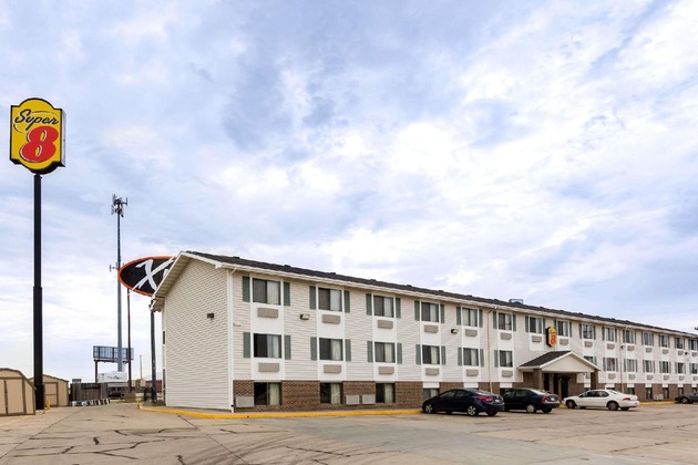 Gallery - Super 8 By Wyndham Hays Ks
