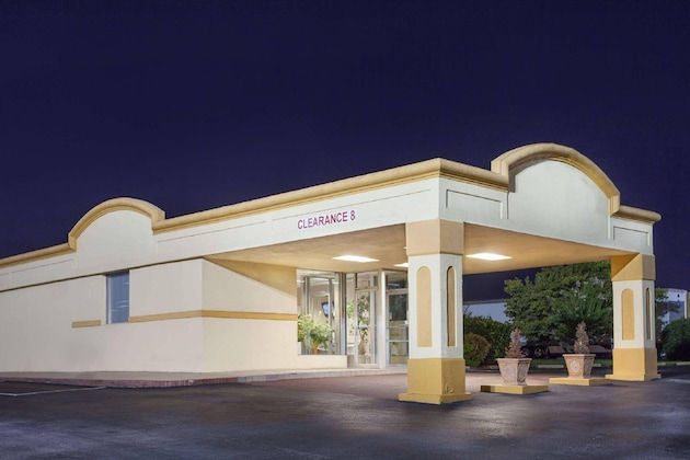 Gallery - Days Inn By Wyndham Mcdonough