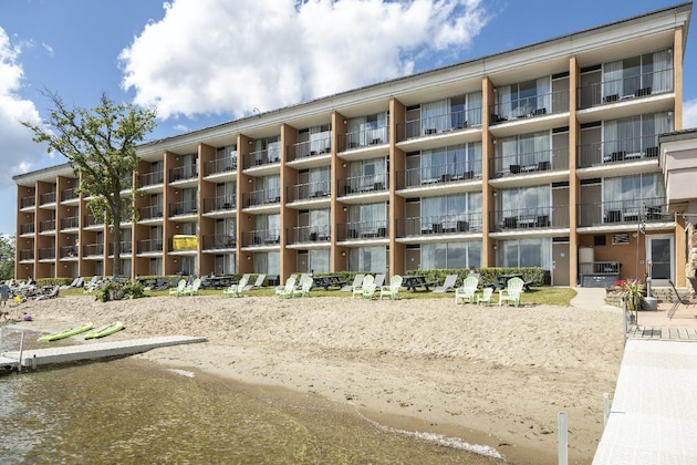 Gallery - Holiday Inn Detroit Lakes