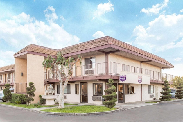 Gallery - Knights Inn Madera