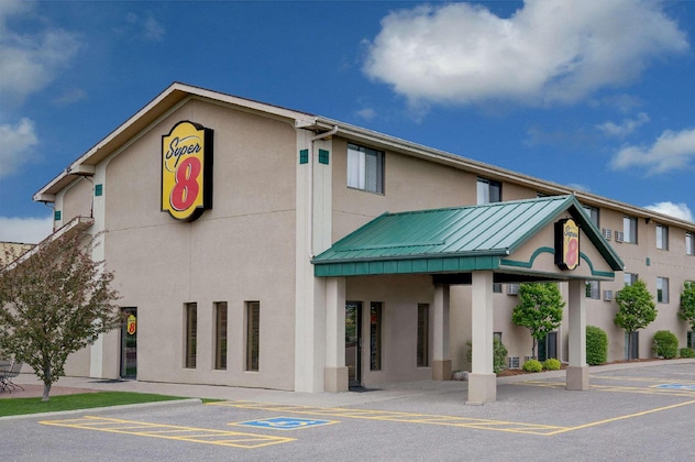 Gallery - Super 8 By Wyndham Willmar
