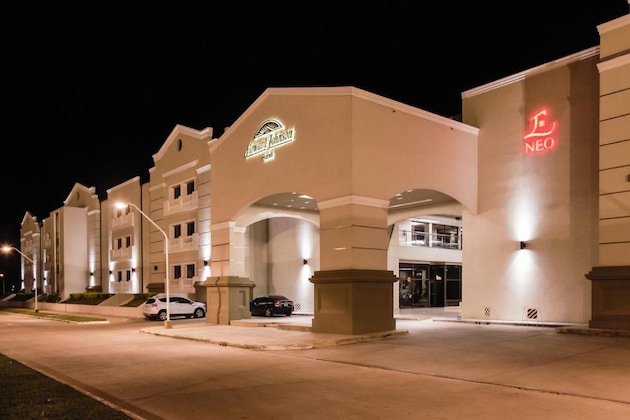 Gallery - Howard Johnson Hotel & Casino