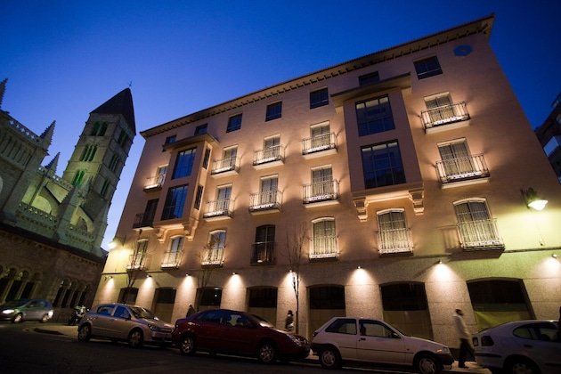 Gallery - Nexus Valladolid Suites & Hotel