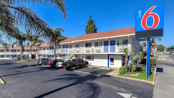Gallery - Motel 6 Denver Airport