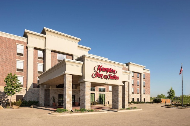 Gallery - Hampton Inn & Suites Grafton