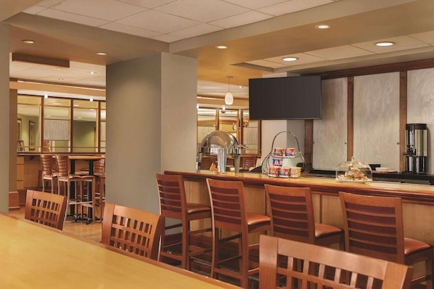 Gallery - Doubletree By Hilton Warwick Providence Airport