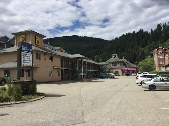 Gallery - Super 8 By Wyndham Sicamous