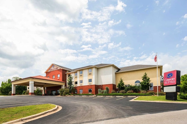 Gallery - Comfort Suites Batesville