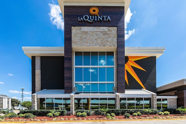 Gallery - La Quinta Inn & Suites By Wyndham Dallas I-35 Walnut Hill Ln