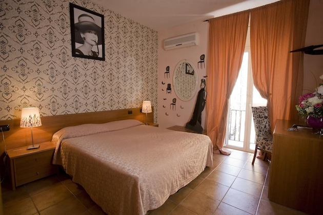 Gallery - Hotel Cine Holiday