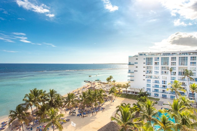 Gallery - Be Live Experience Hamaca Suites