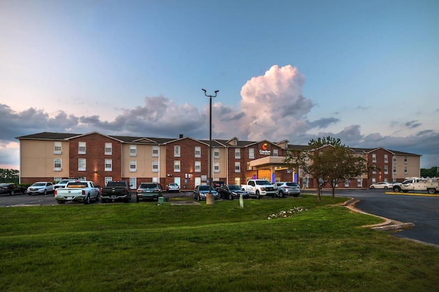 Gallery - Comfort Inn & Suites St. Louis - Chesterfield