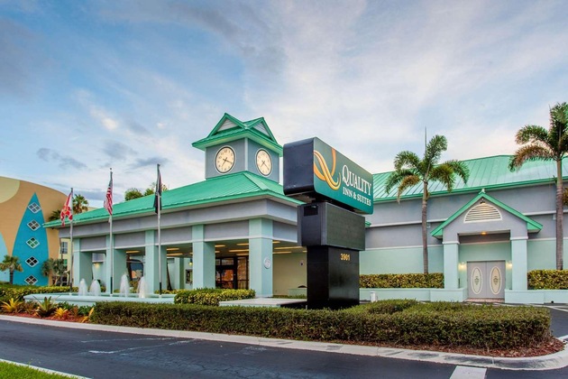 Gallery - Beachside Hotel & Suites