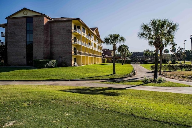 Gallery - Quality Inn & Suites Golf Resort